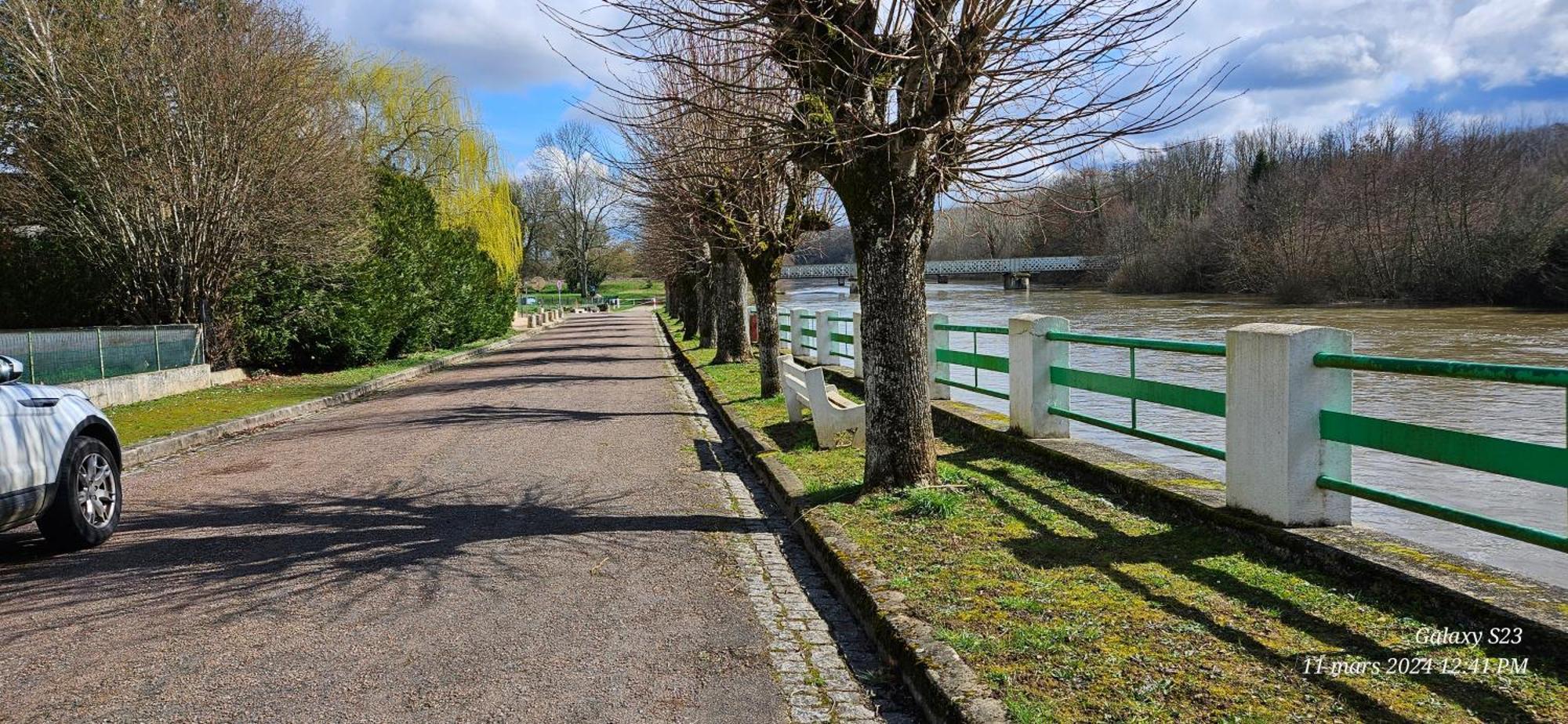 Pavillon Avec Jardin Clos Au Bord De L'Yonne Coulanges-sur-Yonne Dış mekan fotoğraf