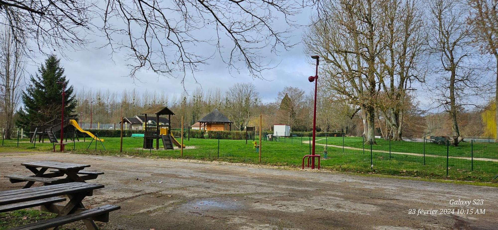 Pavillon Avec Jardin Clos Au Bord De L'Yonne Coulanges-sur-Yonne Dış mekan fotoğraf